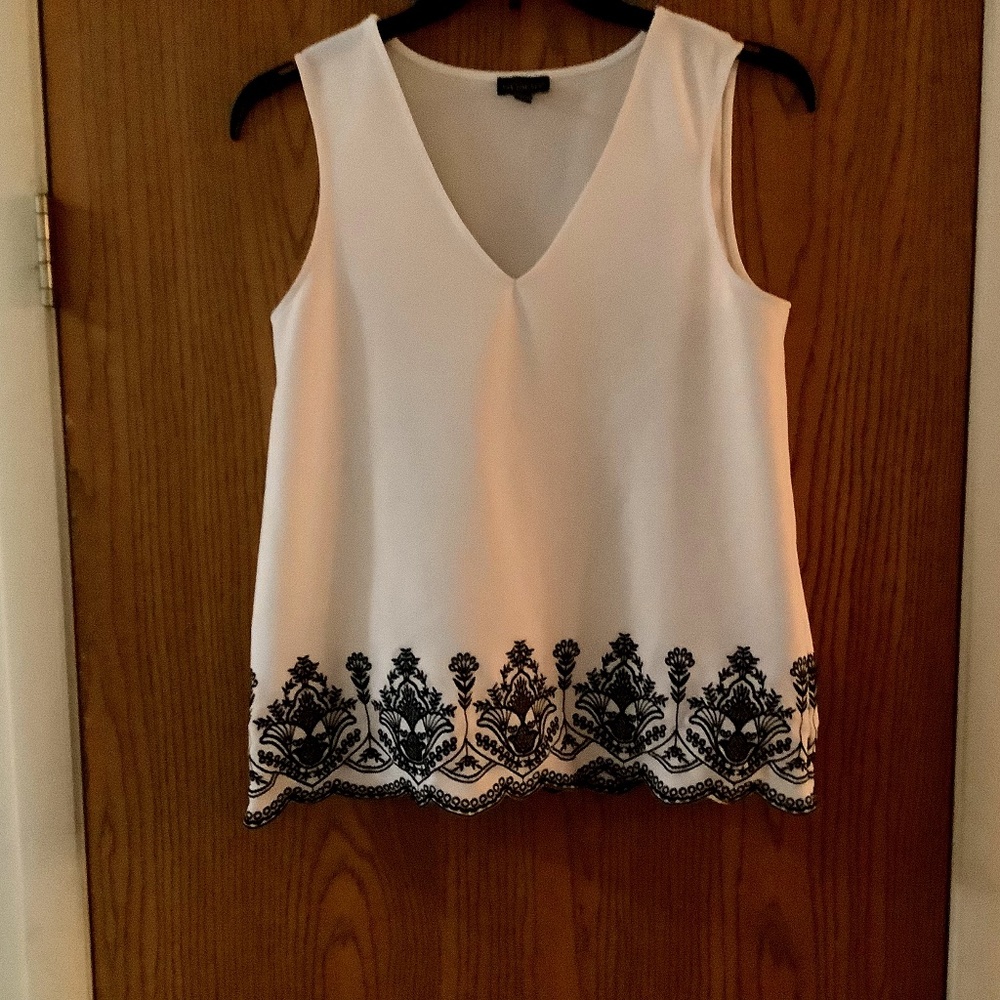 The Limited Black & White Short Sleeve Top Size M